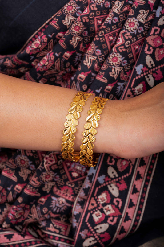 Leaf shine Bangles-Zukiie Jewels