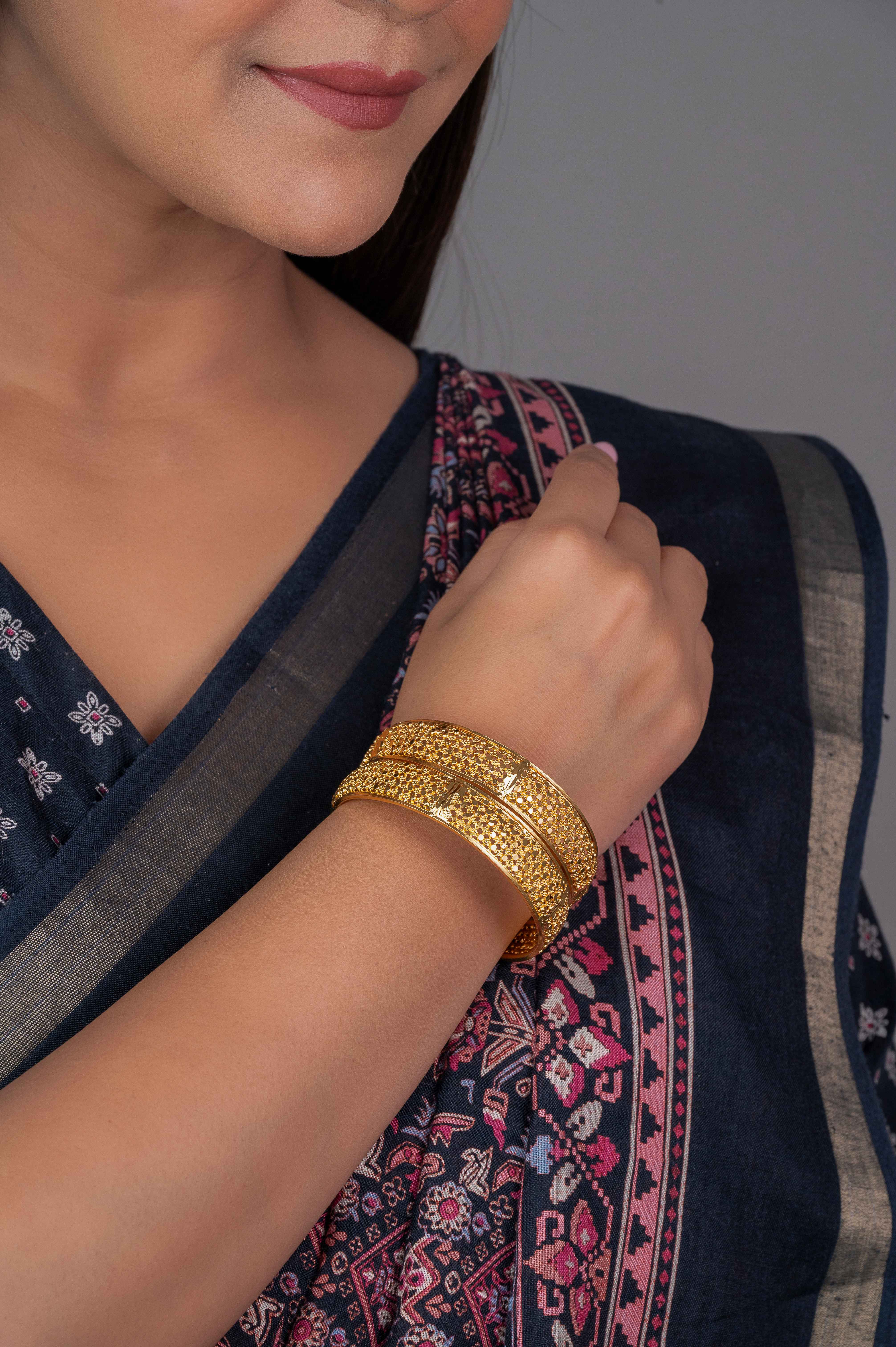 Riza Wave Bangles-Zukiie Jewels