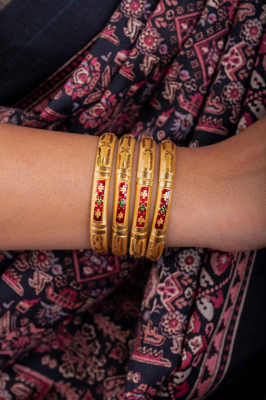 Roshni Wave Bangles-Zukiie Jewels