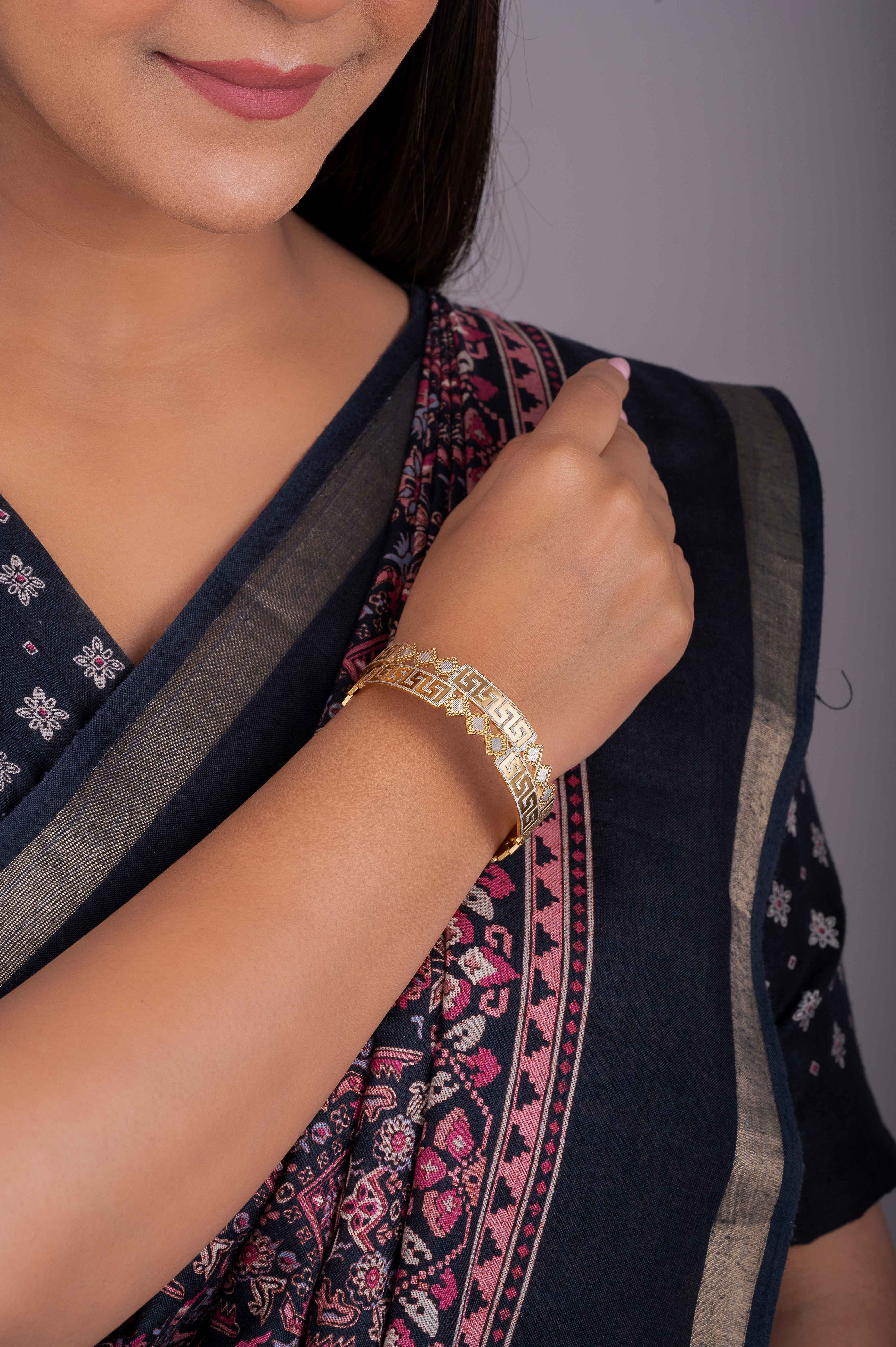 Vriti Bangles-Zukiie Jewels