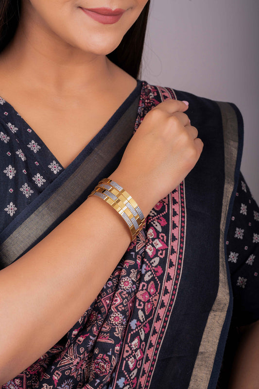 Majestkie shine Bangles-Zukiie Jewels