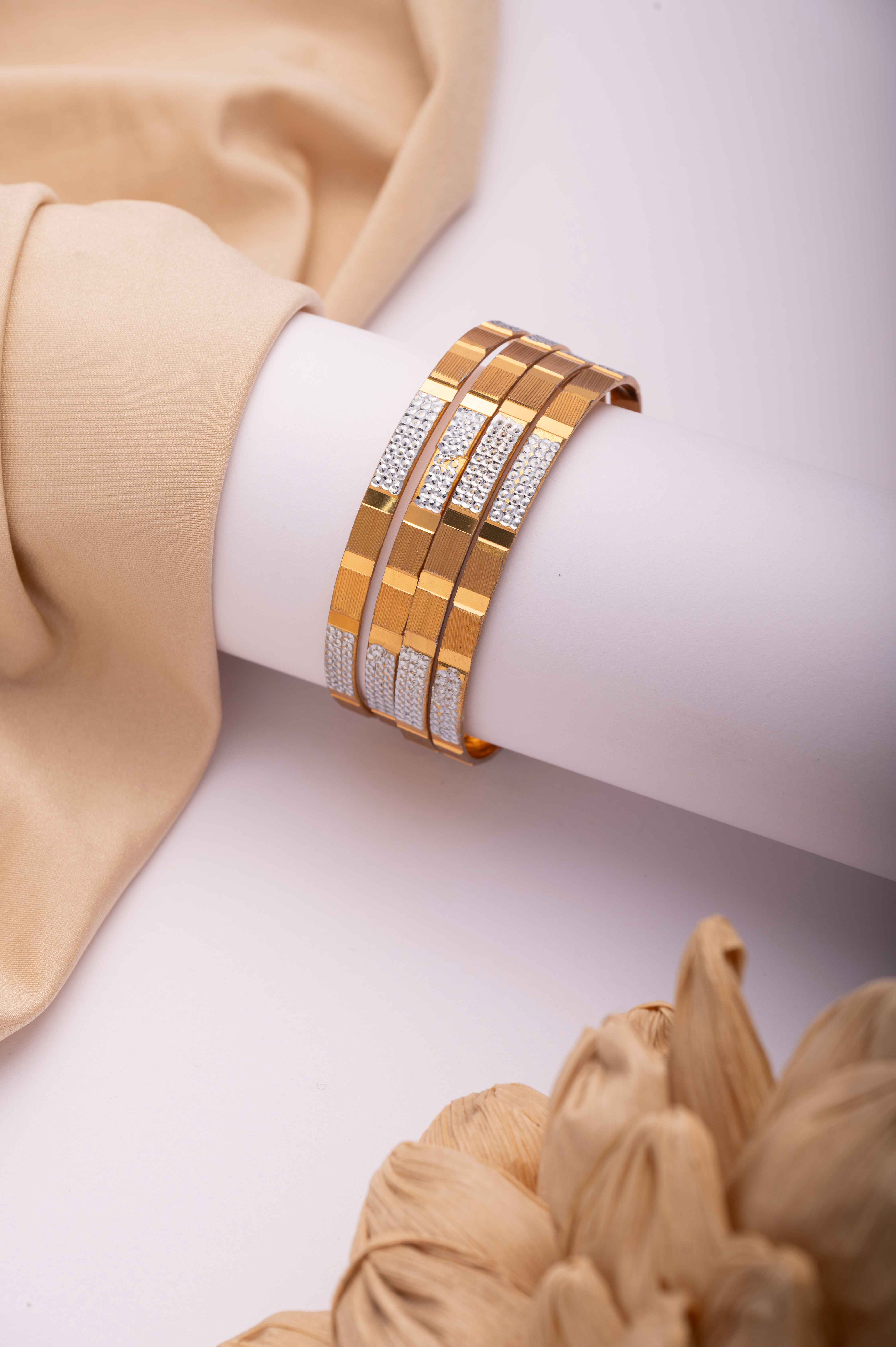 Majestkie shine Bangles-Zukiie Jewels 