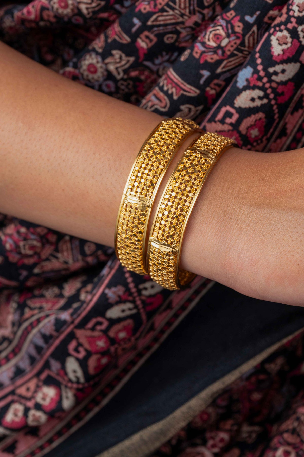 Riza Wave Bangles-Zukiie Jewels 